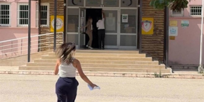 S�nava saniyelerle ge� kalanlar neden al�nm�yor? �SYM 6 gerek�eyle a��klad� - Son Dakika Haber