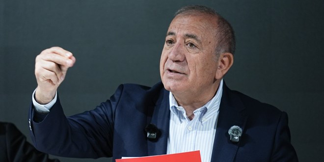 G�rsel Tekin: 63 ki�inin CHP �yeli�i ask�ya al�nd�