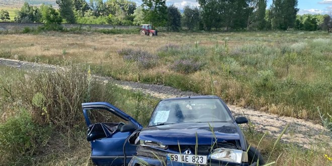Tokat'ta cenazeden d�nenleri ta��yan otomobil devrildi: 1 �l�, 1 yaral� - Son Dakika Haber