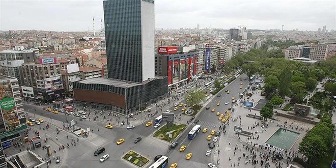 Yol seviyesine getirilen Ankara'n�n mazgallar� medyada g�ndem oldu