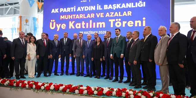 Ayd�n'da AK Parti'ye kat�lan 391 muhtar ile 619 azaya rozetleri tak�ld�