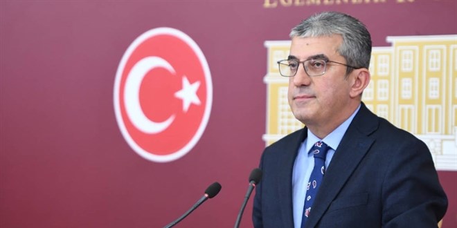 CHP'de G�khan G�nayd�n'�n Grup Ba�kanvekilli�i iade edildi