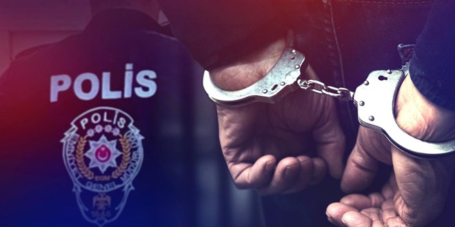 �zmir'de 51 y�l kesinle�mi� hapis cezas� bulunan h�k�ml� yakaland�