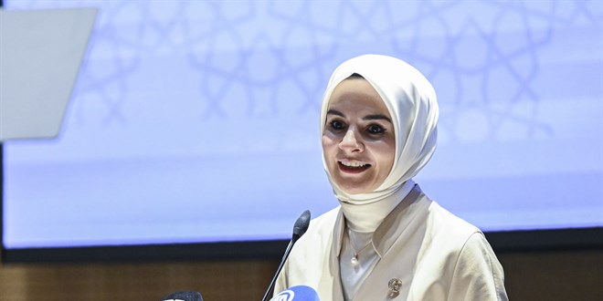 Bakan G�kta�: Evlenen �iftlere ��KUR ve sosyal konutta �ncelik verilecek - Son Dakika Haber