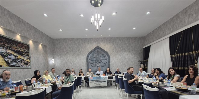 Ankara'n�n T�rk D�nyas�'ndaki Stratejik Rol� �al��tay Raporuyla Ortaya Kondu