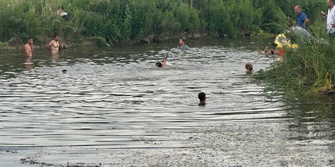 Bal�k tutarken suya d��en iki kuzen kurtar�lamad� - Son Dakika Haber