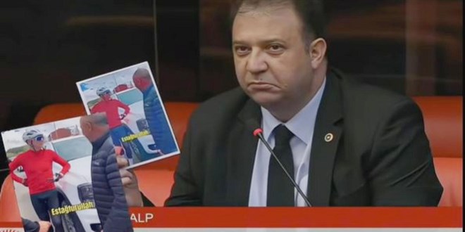 CHP'li Vekil: Taytla gezen vali mi olur, al�n g�revden