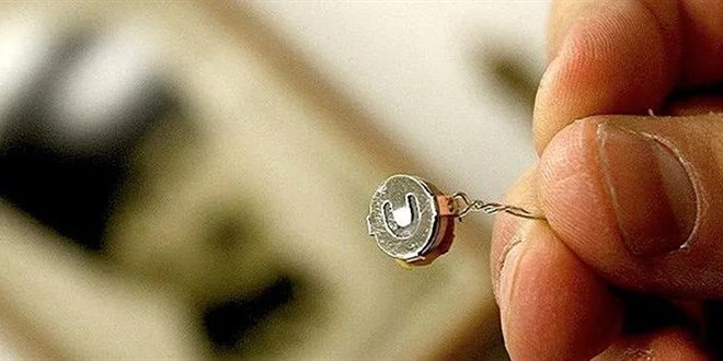 E�inin arac�na 'dinleme cihaz�' koydu, hem tazminattan hem nafakadan oldu - Son Dakika Haber