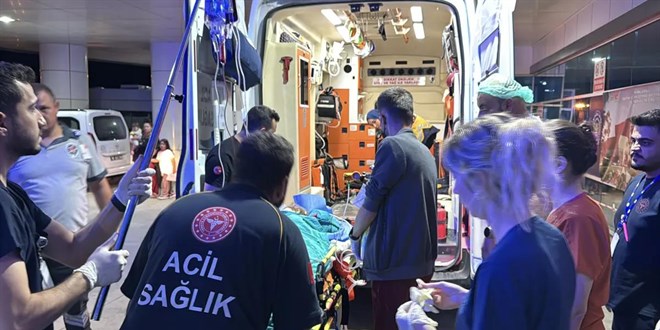 �ocuk park�nda bo�and��� kad�n� katletti, 4 ya��ndaki k�z�n� yaralad� - Son Dakika Haber