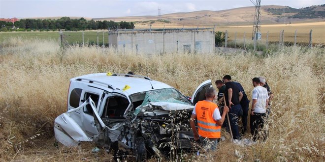 Amasya'da cenaze d�n��� aile facias�: 3 ki�i �ld�