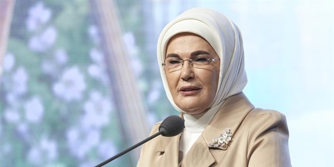 Emine Erdo�an'dan 15 Temmuz payla��m�