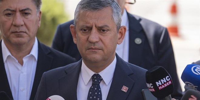 �zg�r �zel: 15 Temmuz'da birlikte direndiklerimiz CHP'ye y�nelik butlan s�recine sessiz kal�yor