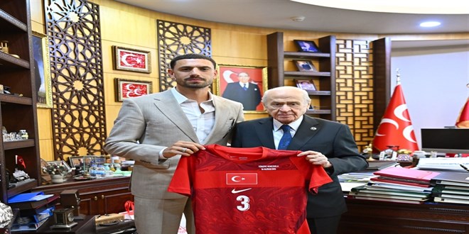 Bah�eli, milli futbolcu Merih Demiral'� kabul etti