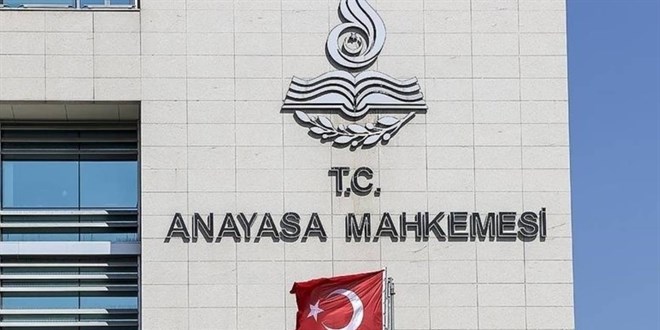Noterlerin tatil mesaisi i�in AYM'den kritik karar