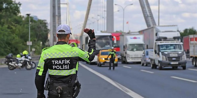 Trafik cezas�na itiraz eden yand� - Son Dakika Haber