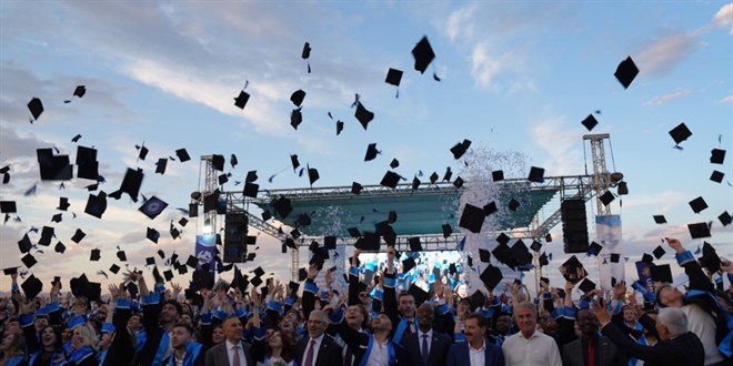 �stikbalin Gen�leri Mezun Oldu: T�rkku�u Kamp�s�'nde Gurur ve Co�ku Bir Aradayd�