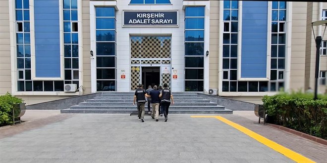 Tapu m�d�rl���ne r��vet operasyonu: 2 tutuklama