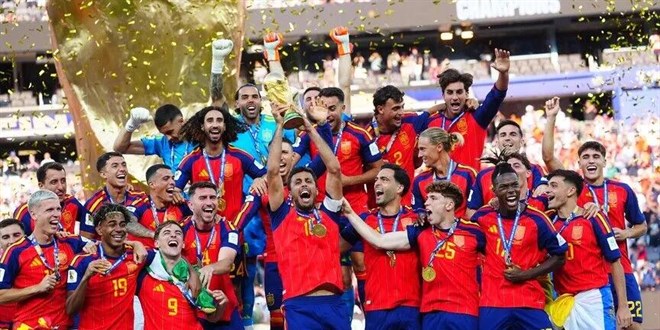 FIFA D�nya Kupas�'n�n en iyi 11'i a��kland� - Son Dakika Haber