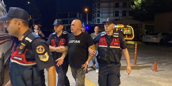 �nl� y�netmen Ezel Akay ve karde�i g�zalt�na al�nd� - Son Dakika Haber