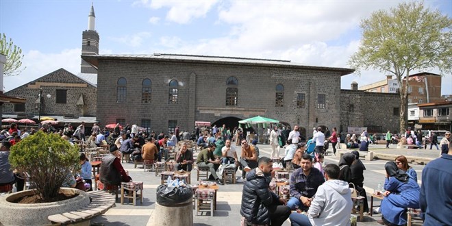 Yerli turistler aile ziyareti ve tatile 83,3 milyar lira harcad�