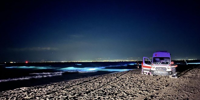Mersin'de denize giren ayn� aileden 3 ki�i bo�uldu