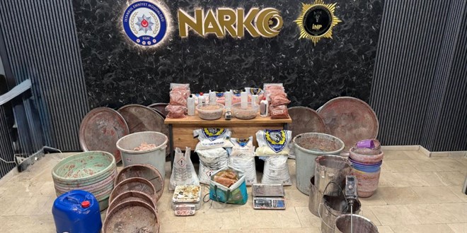 �stanbul'da 11,5 ton uyu�turucu �retilebilecek ham madde ele ge�irildi - Son Dakika Haber