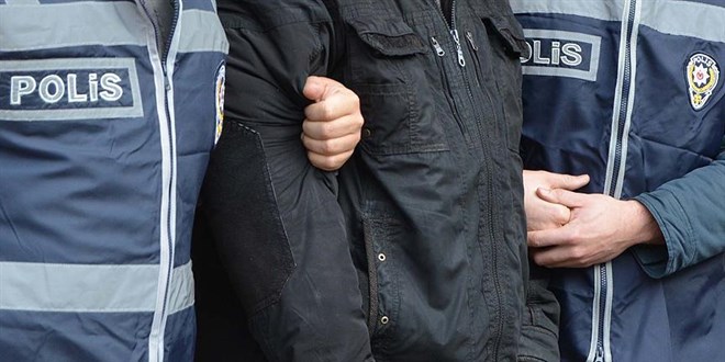 Fatih'te husumetlisinin i� yerini kur�unlad��� iddia edilen ��pheli yakaland�