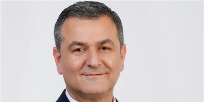 �zmit Belediyesi'nde ba�kanvekili L�tf� Obuz oldu