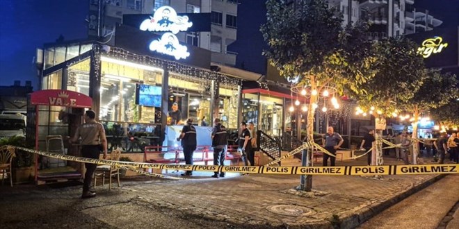 Adana'da restorana silahl� sald�r�: 4 yaral�