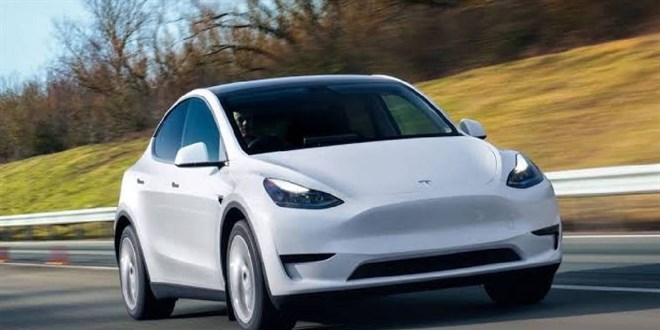Vatanda� ihbar etti, Bakanl�k harekete ge�ti: �kinci el Tesla ilan�na 325 bin TL ceza