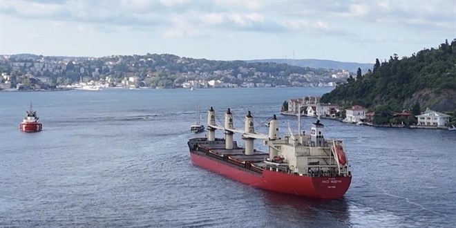 �stanbul Bo�az�'ndaki gemi trafi�i yeniden a��ld�