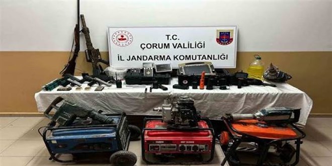 Define u�runa kaz� yapan 5 ki�i tutukland�: Ev ve ara�larda silah deposu ortaya ��kt� - Son Dakika Haber