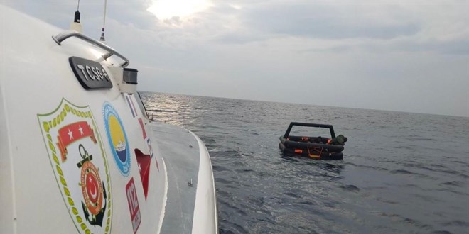 Y�zerek Yunanistan'a gitmek isteyen 2 g��men Bodrum'da yakaland�