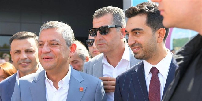 �zg�r �zel: Tuzla Belediye Ba�kan� Bing�l'e �antaj yap�ld�, beni aray�p a�lad� - Son Dakika Haber