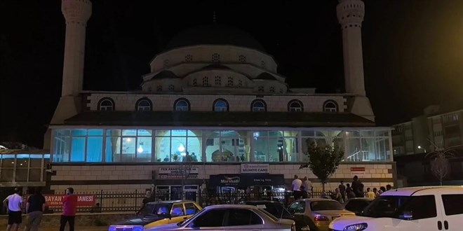 Erzurum Paland�ken'de bir �ah�s camide as�l� halde �l� bulundudu