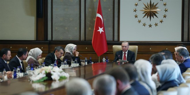 Cumhurba�kan� Erdo�an, okul sald�r�s�nda hayat�n� kaybeden ��rencilerin velilerini kabul etti - Son Dakika Haber