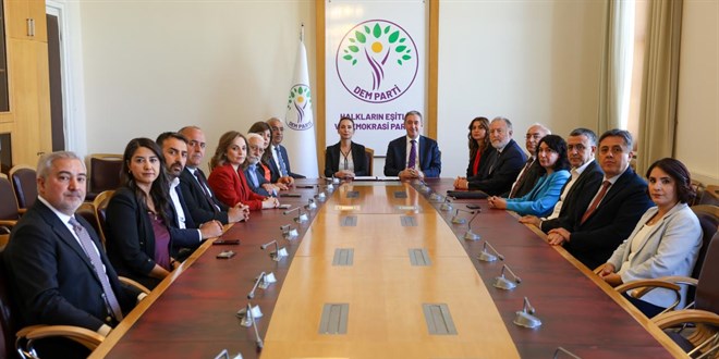 DEM Parti Heyeti, �er�eve Kanun Teklifini TBMM'de �mzalad� - Son Dakika Haber