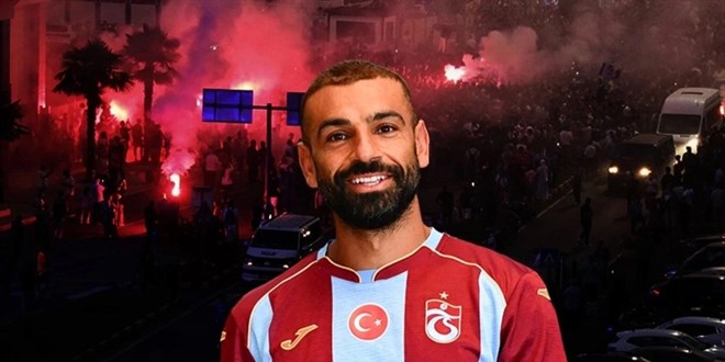 Mohamed Salah Trabzon'da: 25 bin taraftar havaliman�nda co�kuyla kar��lad� - Son Dakika Haber
