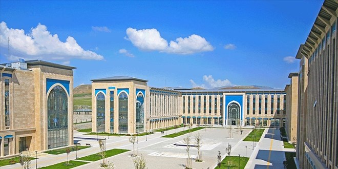 Memurlar.net g�ndeme ta��d�,  Ankara Y�ld�r�m Beyaz�t �niversitesi ilan�n� d�zeltti