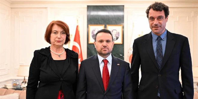 Adalet Bakan� G�rlek, U�ur Mumcu'nun ailesiyle g�r��t� - Son Dakika Haber
