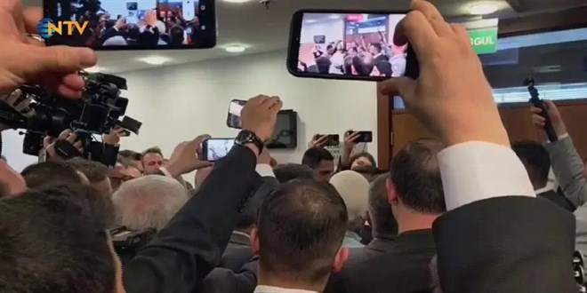 �er�eve yasa g�r��mesi �ncesinde komisyon salonu �n�nde gerginlik - Son Dakika Haber