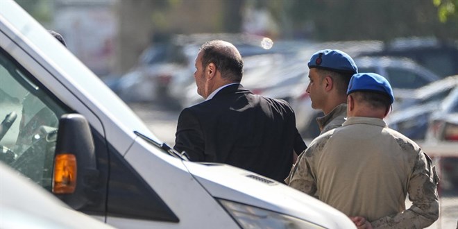 Menderes Belediye Ba�kan� �i�ek tutukland� - Son Dakika Haber
