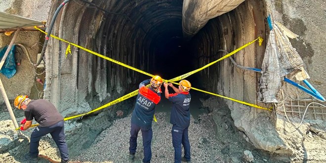 Adana'da i�me suyu t�nel hatt�nda g���k: 1 �l�, 1 yaral� - Son Dakika Haber