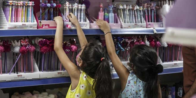 Okul �antas� maliyeti y�zde 25 artt�: Ortalama 2 bin 500 liraya doluyor
