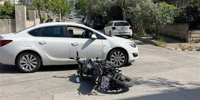 Kav�aklarda, soldaki ara� sa�dan gelene yol vermek zorunda