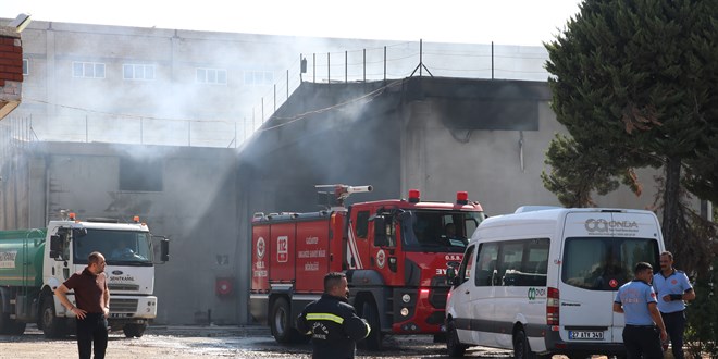 Gaziantep'te tekstil fabrikas�nda ��kan yang�n s�nd�r�ld� - Son Dakika Haber