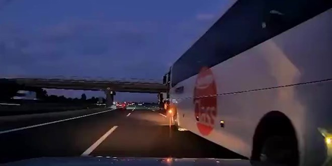 Korku dolu anlar: Kaza yapt�rd�, hi�bir �ey olmam�� gibi yoluna devam etti - Son Dakika Haber