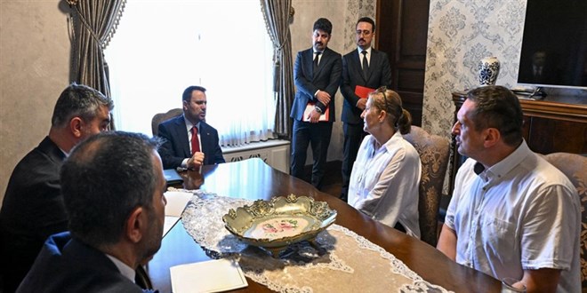 Bakan G�rlek, yorgun mermi ile hayat�n� kaybeden Emir'in ailesiyle g�r��t� - Son Dakika Haber