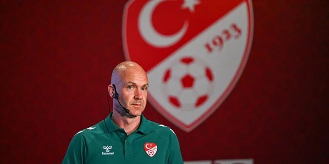�ngiliz hakem Taylor, MHK Elit Hakem Direkt�r� olarak atand� - Son Dakika Haber