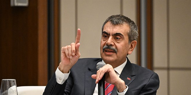Bakan Tekin'den YKS ve LGS a��klamas�: Sistem de�il sorular de�i�ecek
